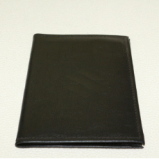 картинка Бумажник водителя из натуральной кожи с тиснением "SUZUKI" (чёрный) от интернет-магазина "АВТОИМПЕРИЯ", 2000646510657