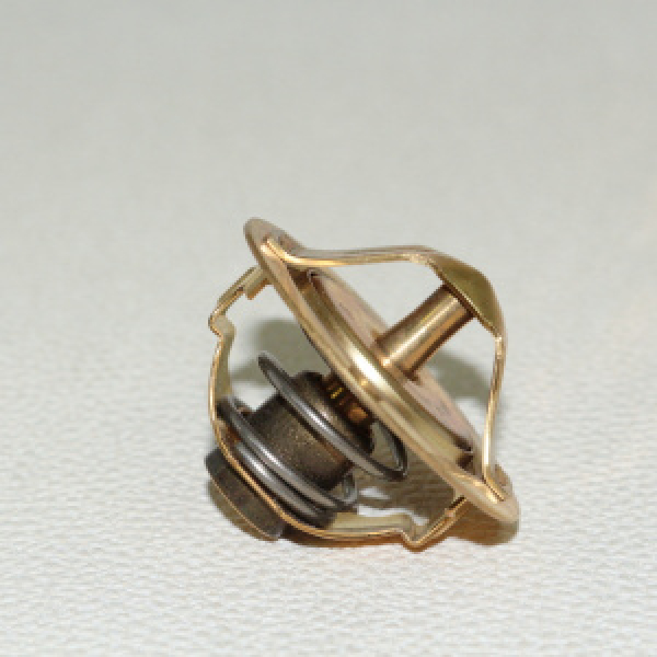 картинка Термостат W52-82A   от интернет-магазина "АВТОИМПЕРИЯ", 